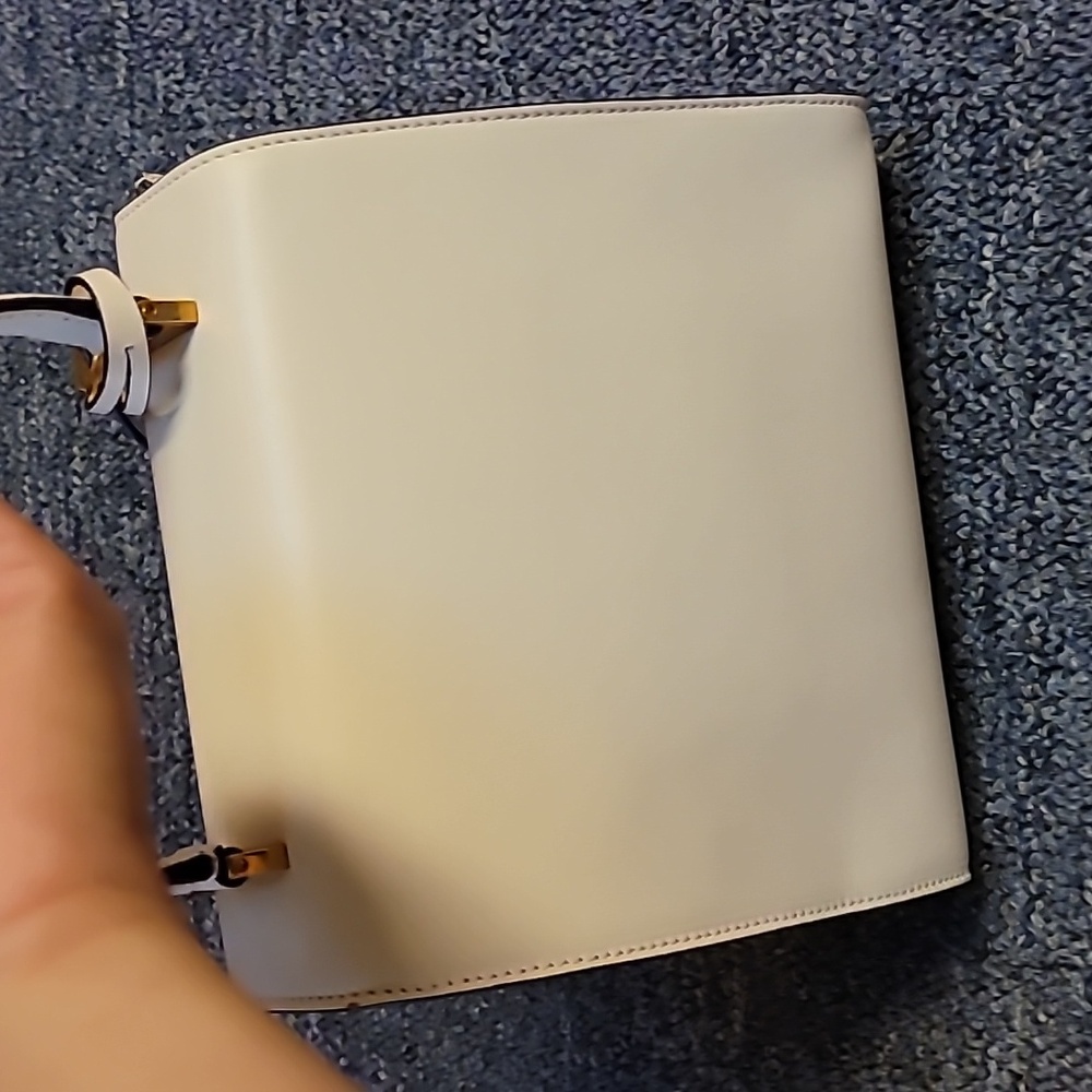 Versace White and Gold Women's Bag - Picture 7 of 9